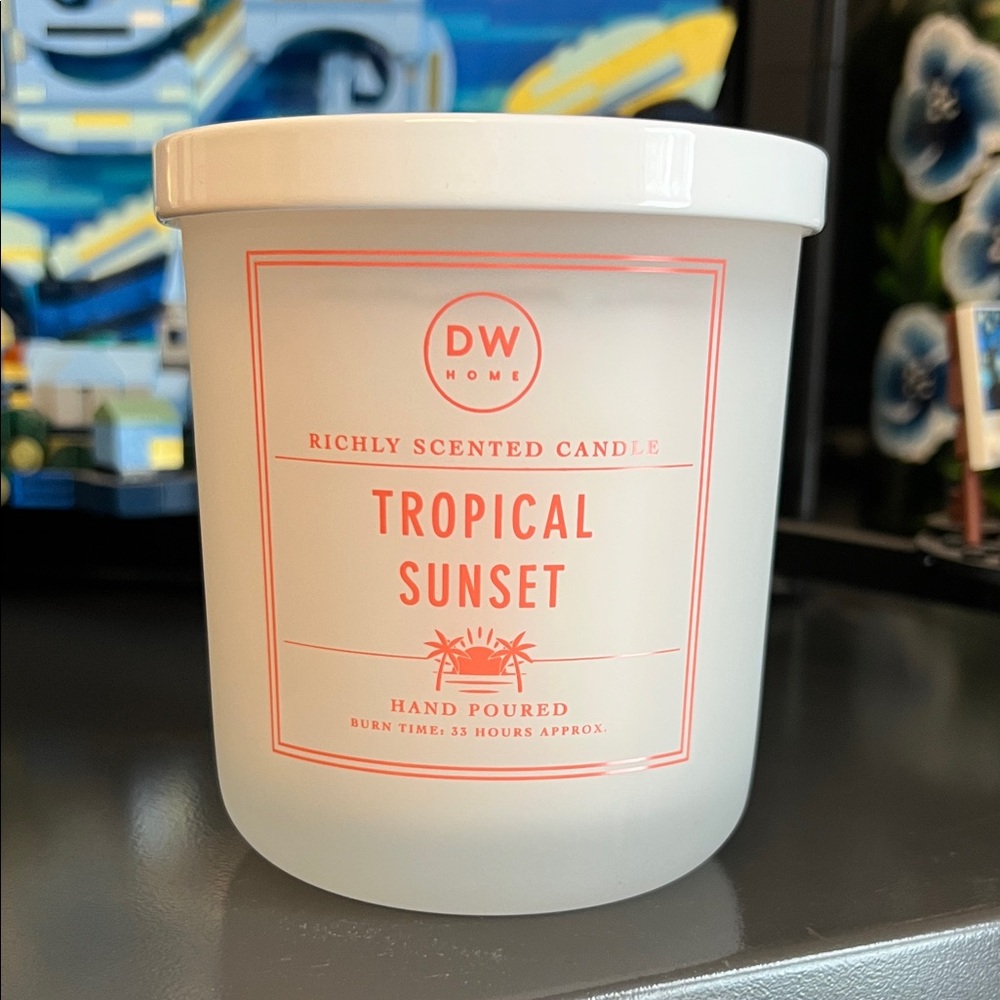 DW Home Tropical Sunset Candle -
Cream